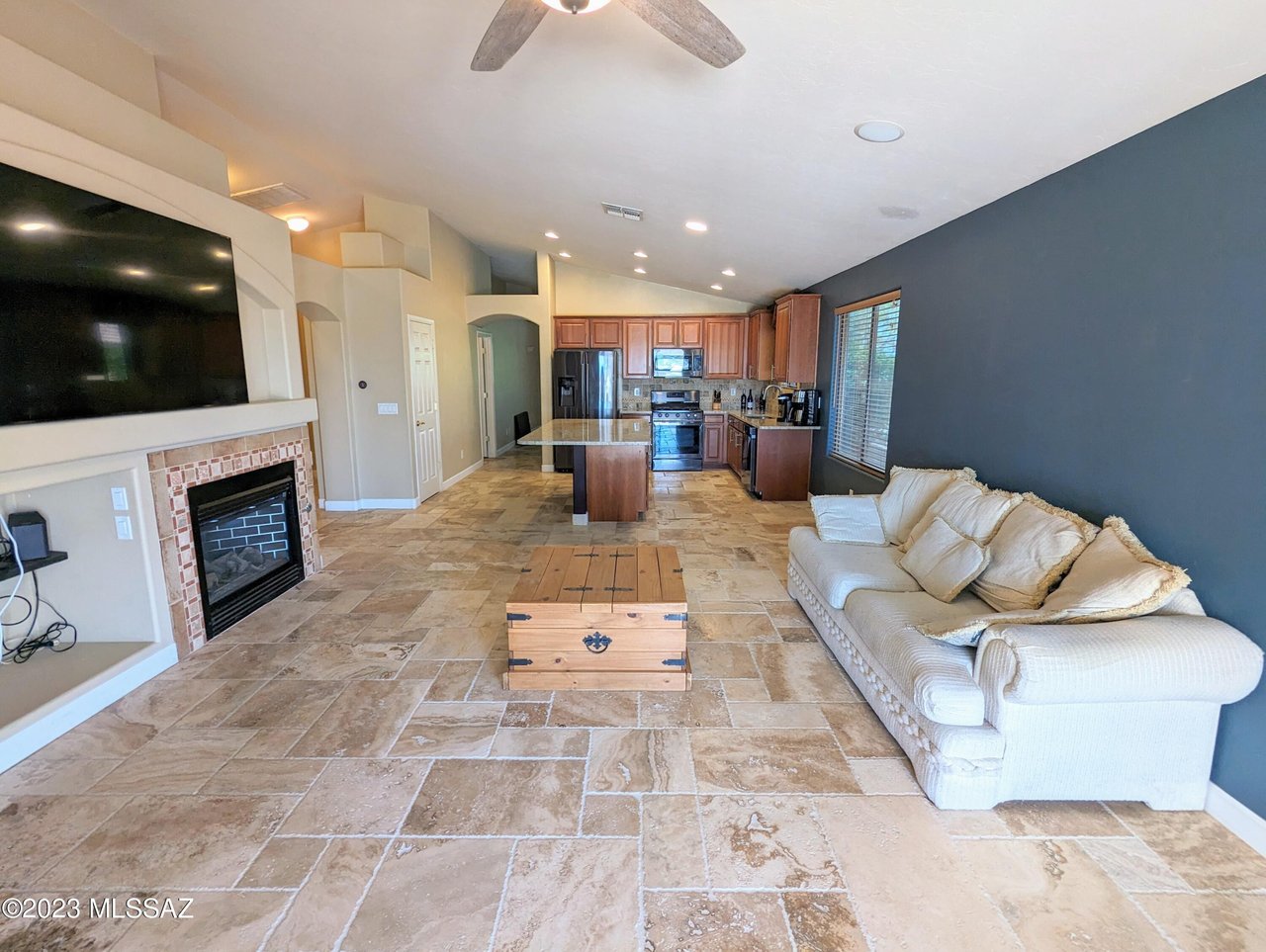757 E Blue Rock Way