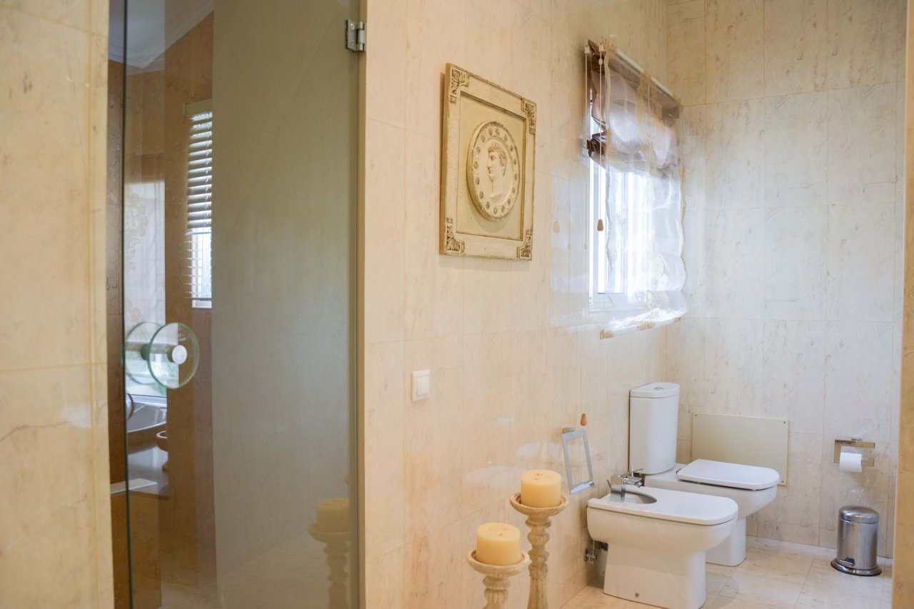 Luxury 4-Bedroom Villa with Indoor Pool – São Miguel, Azores