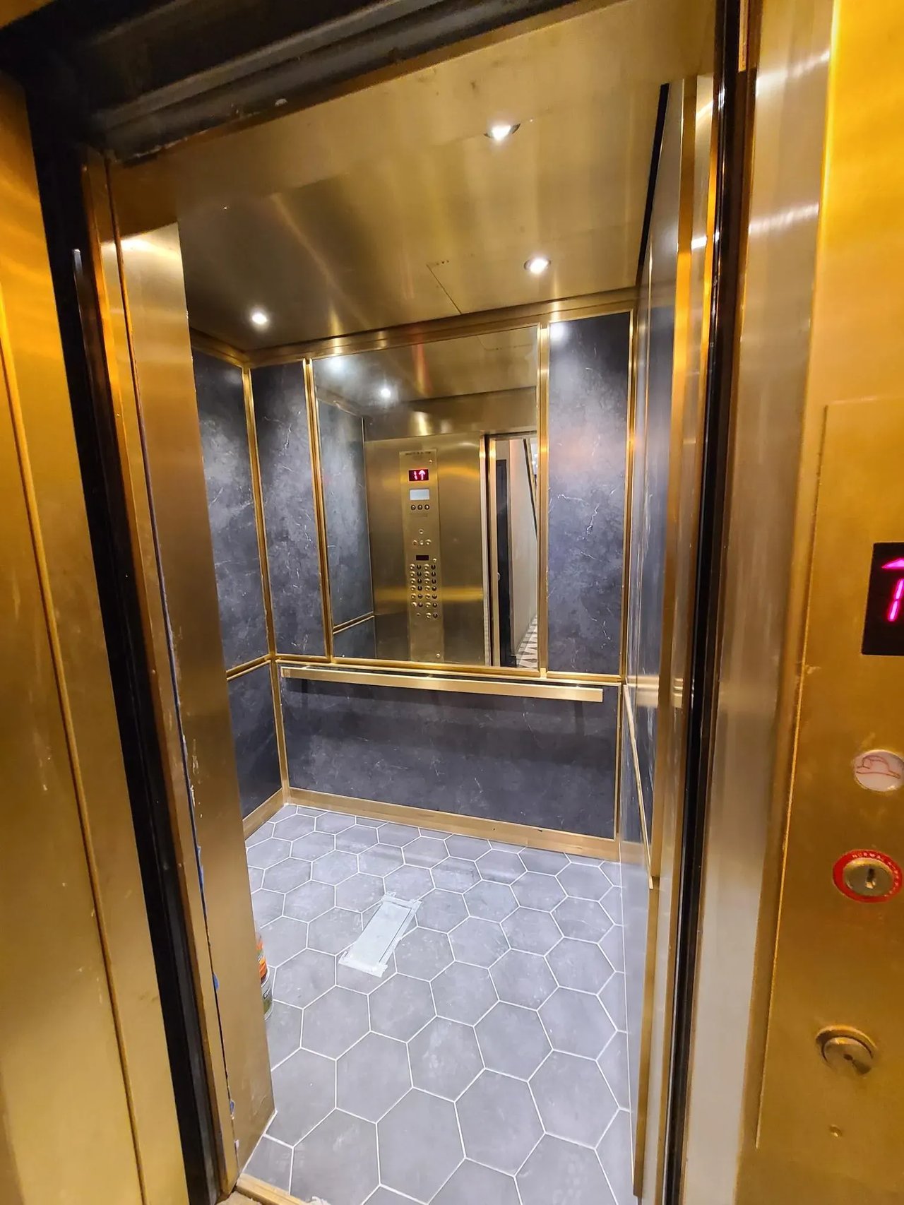 15 E 31st St #3