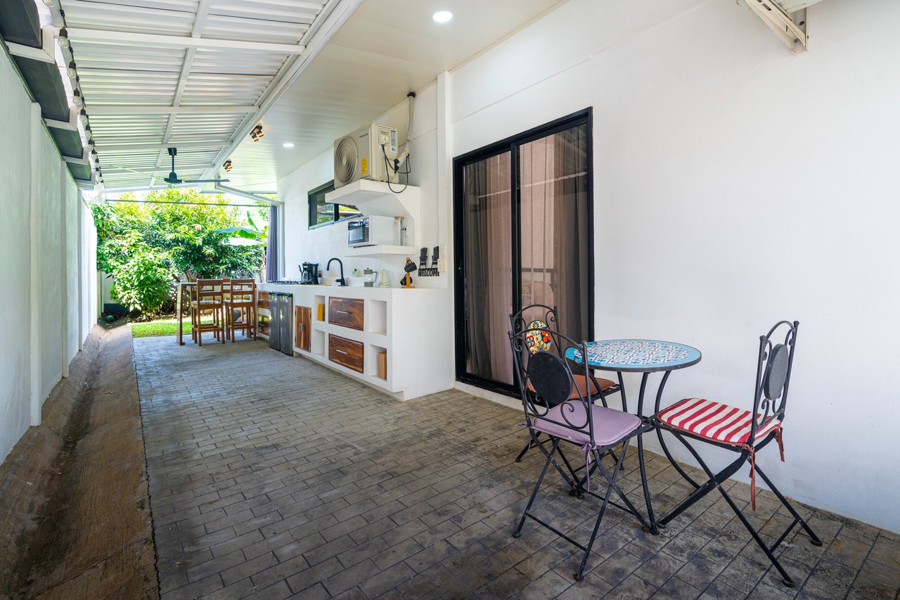 Modern 3 Bedroom Home - Walking distance to it all!