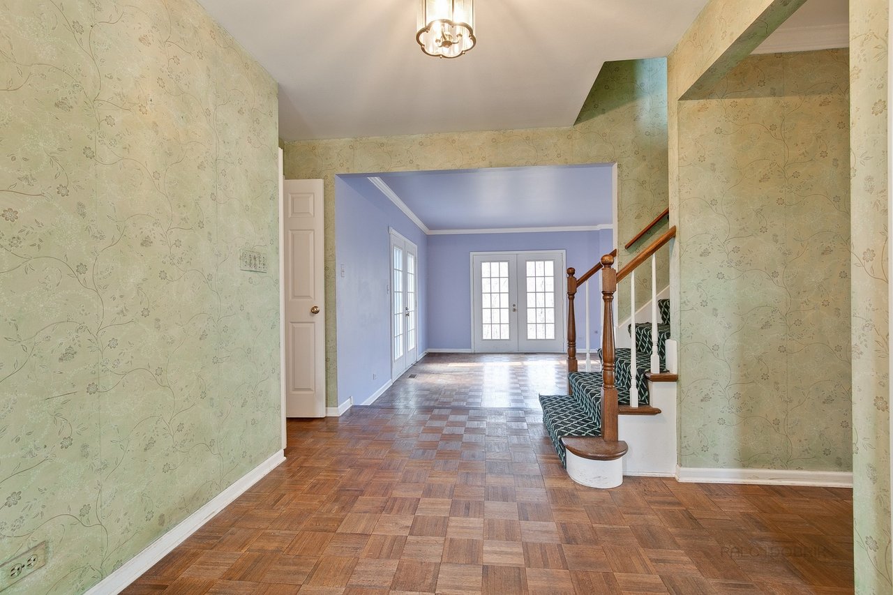 Classic Lake Bluff Tangley Oaks Home