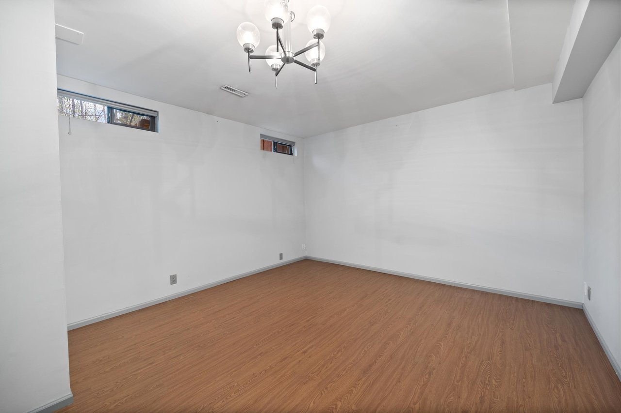 4681 Fernglen Pl
