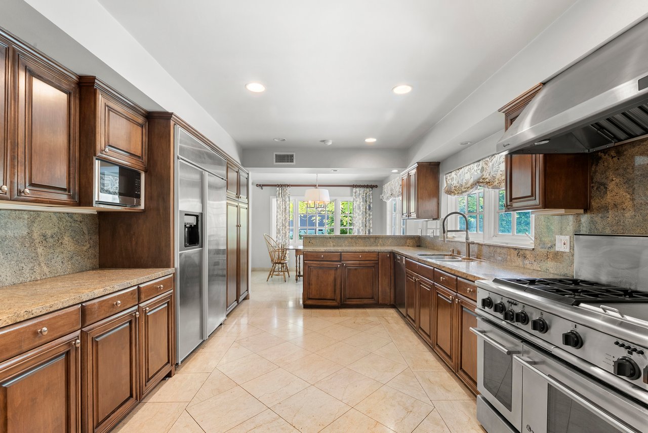 717 N Alta Dr, Beverly Hills