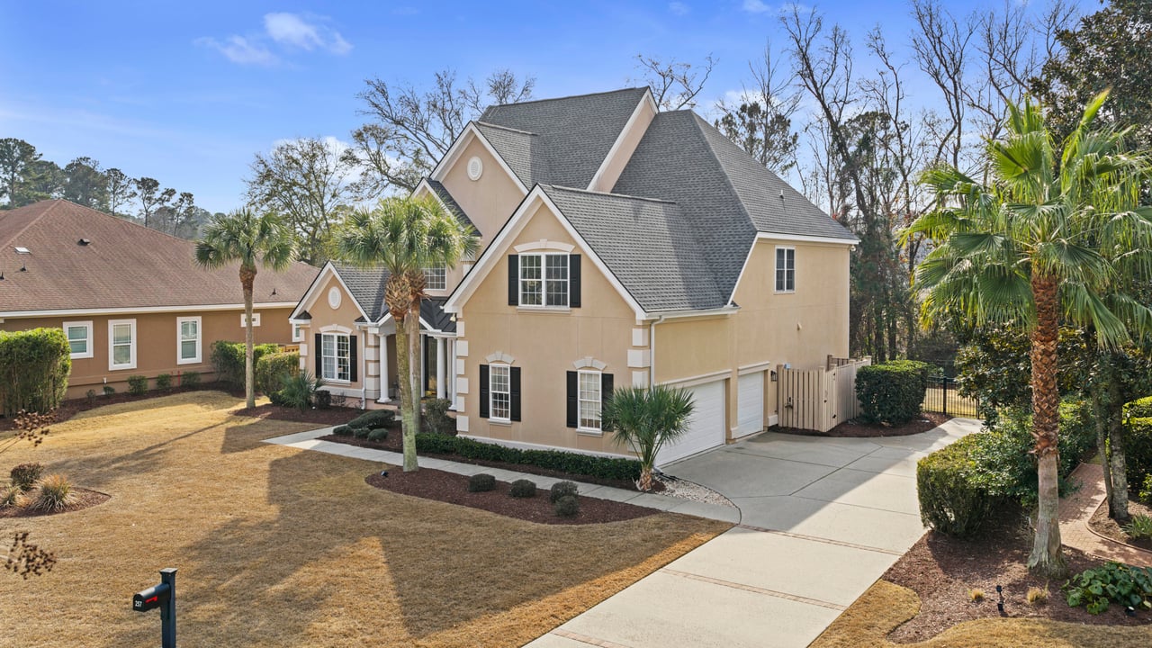 257 Farnsleigh Avenue