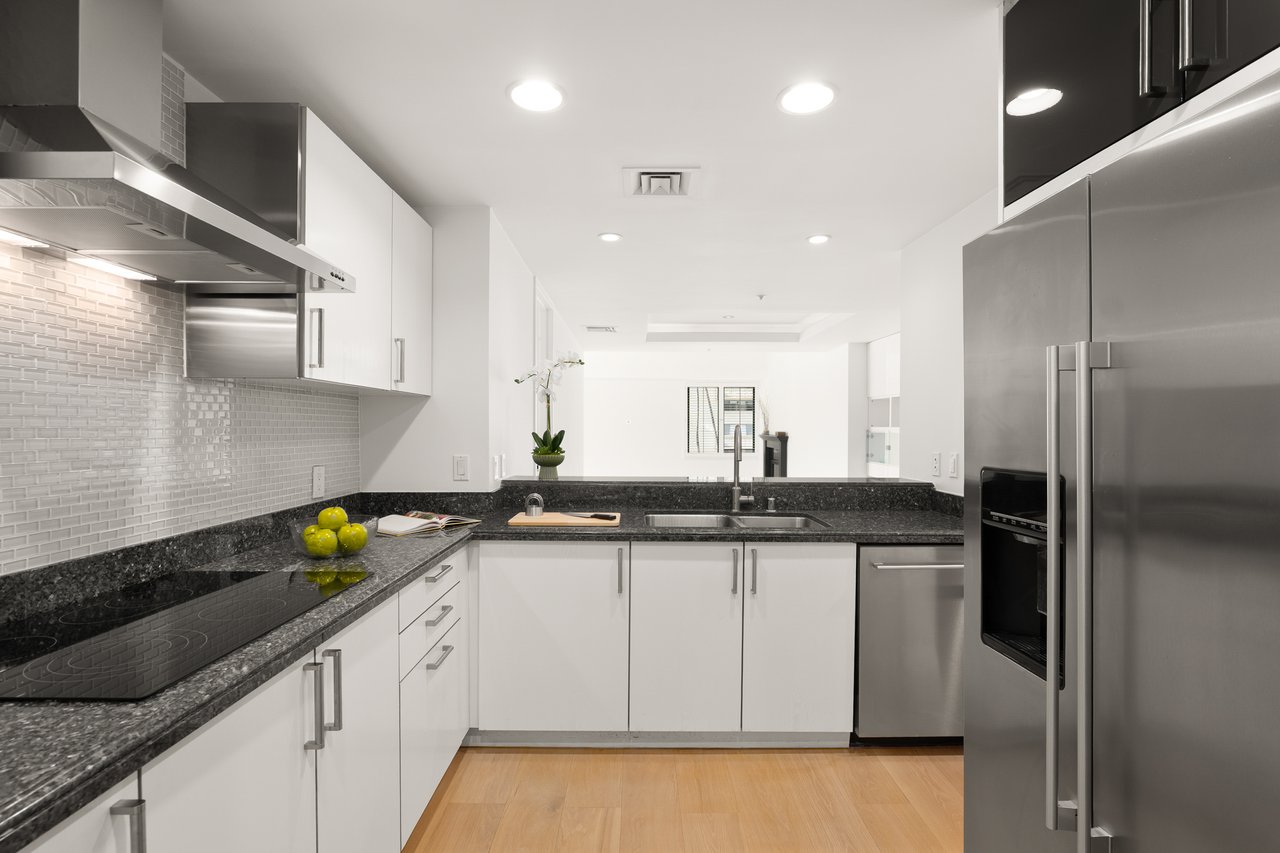 The Dorchester #408, Wilshire Corridor