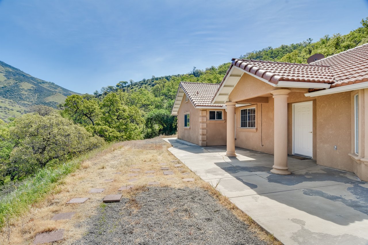 27557 Paradise Valley Lane Clovis California 93619