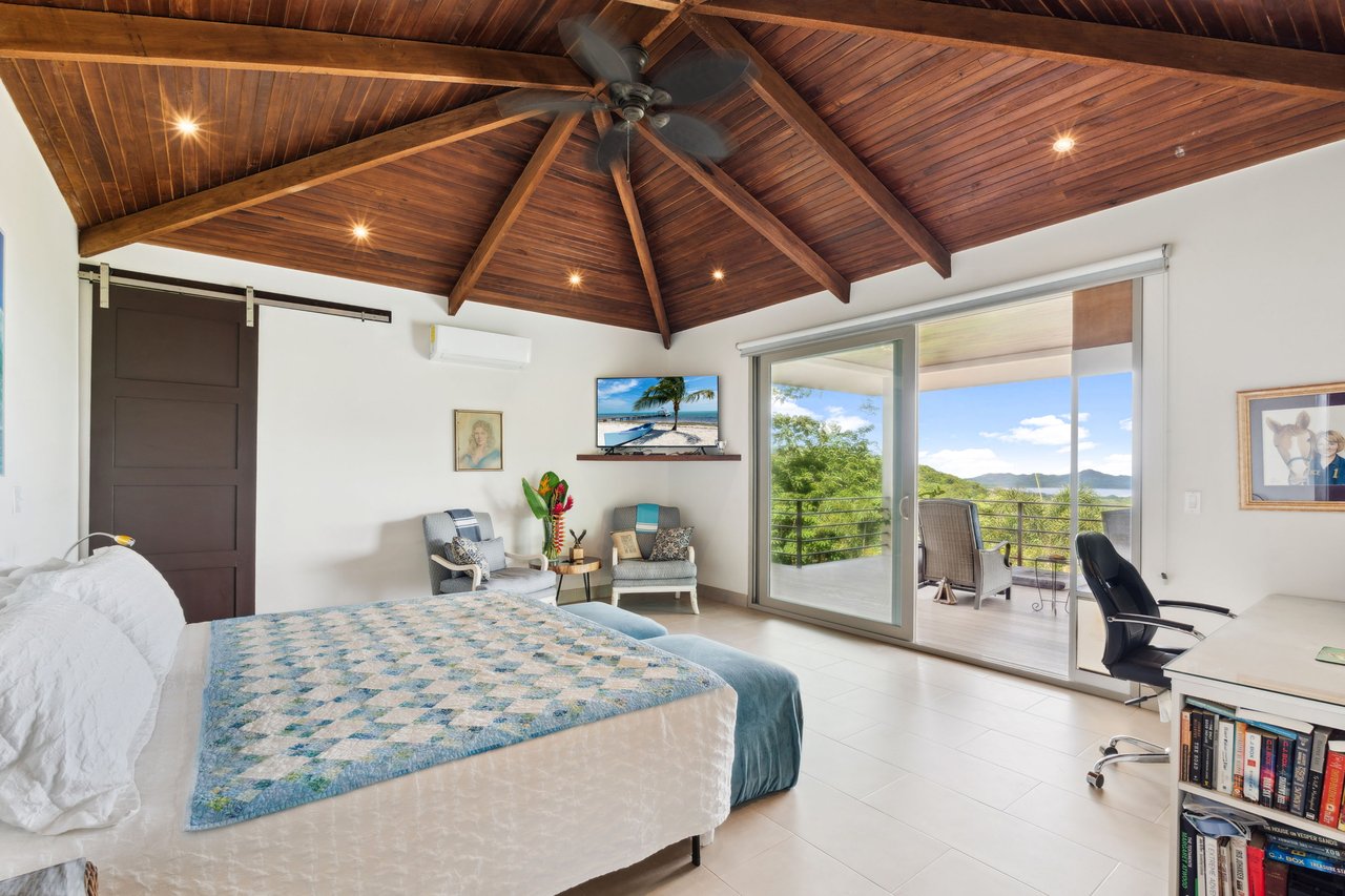 Casa Pickle on the Hill | Spacious Private Estate with Pickleball Court, Mature Gardens & Independent Guest Apartment