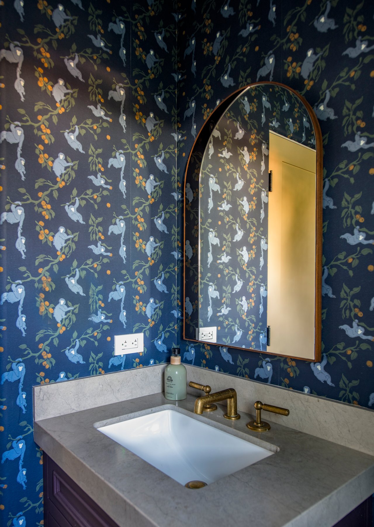 1982 N Normandie Ave