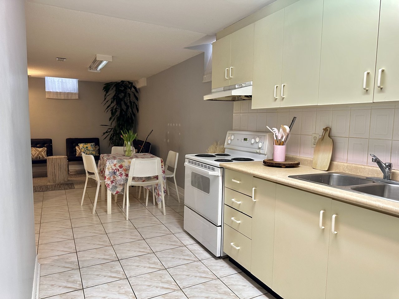 5 Belwood Boulevard  Unit:Bsmt