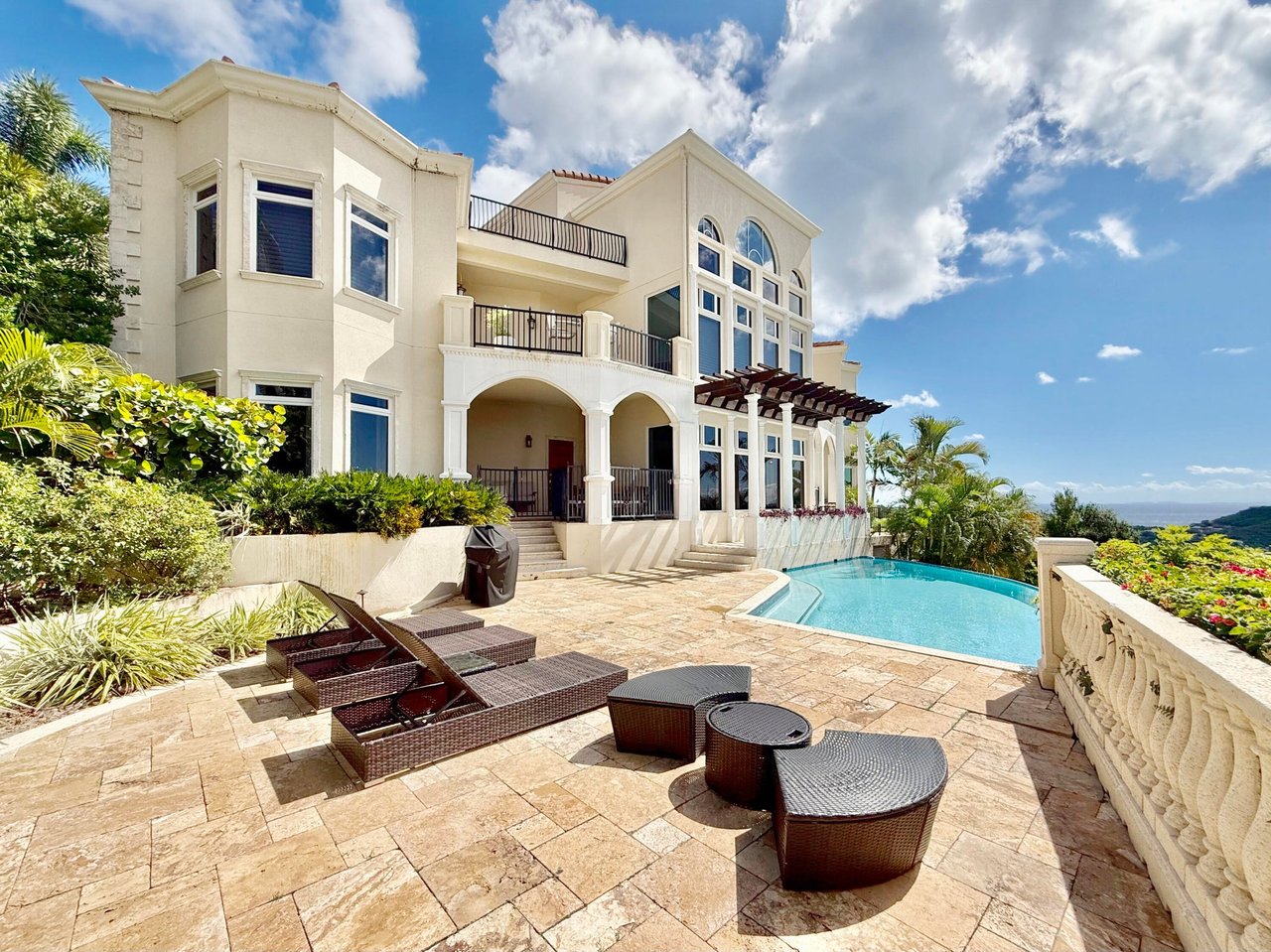 Condo Or Villa In Cruz Bay? A Decision Guide