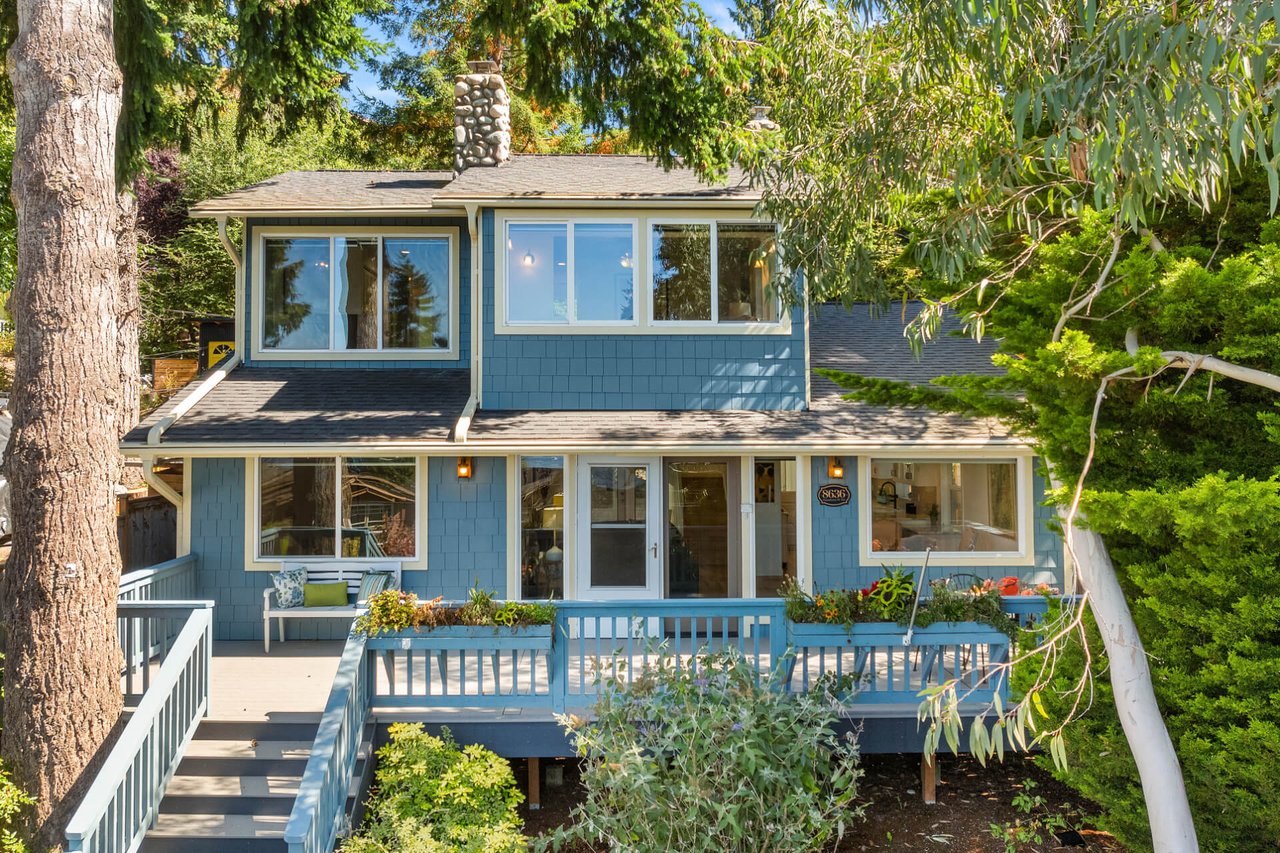 8636 Fauntleroy Place SW