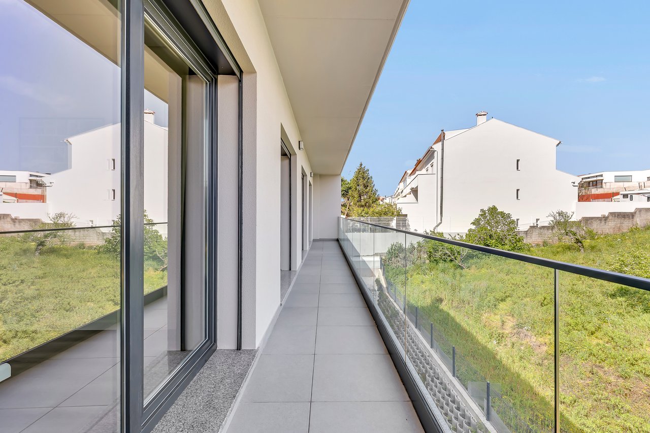 Bright Coastal Apartment with Large Terrace Just Steps from the Beach in Figueira da Foz