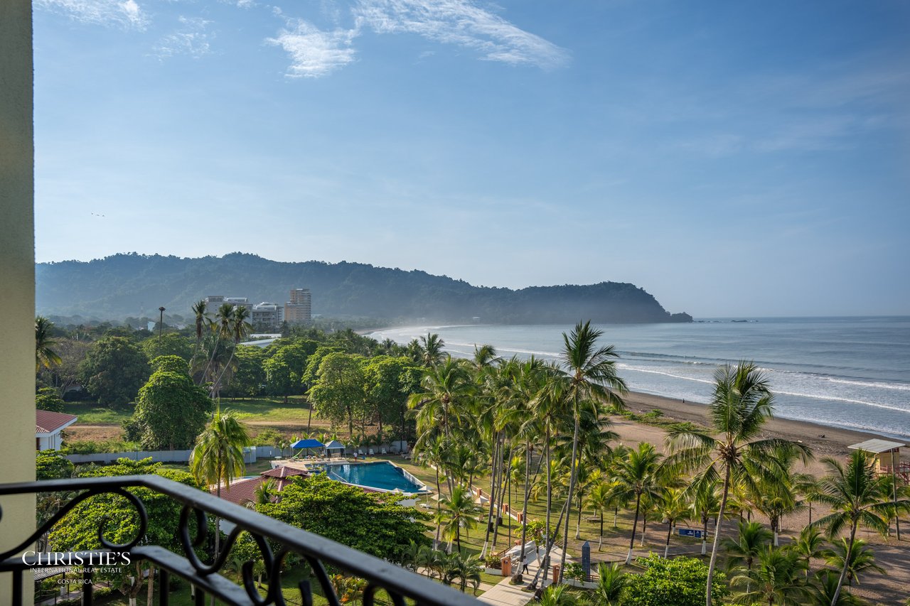 Elegant Oceanfront Living in Jacó – 2-Bedroom Condo at Acqua Residences