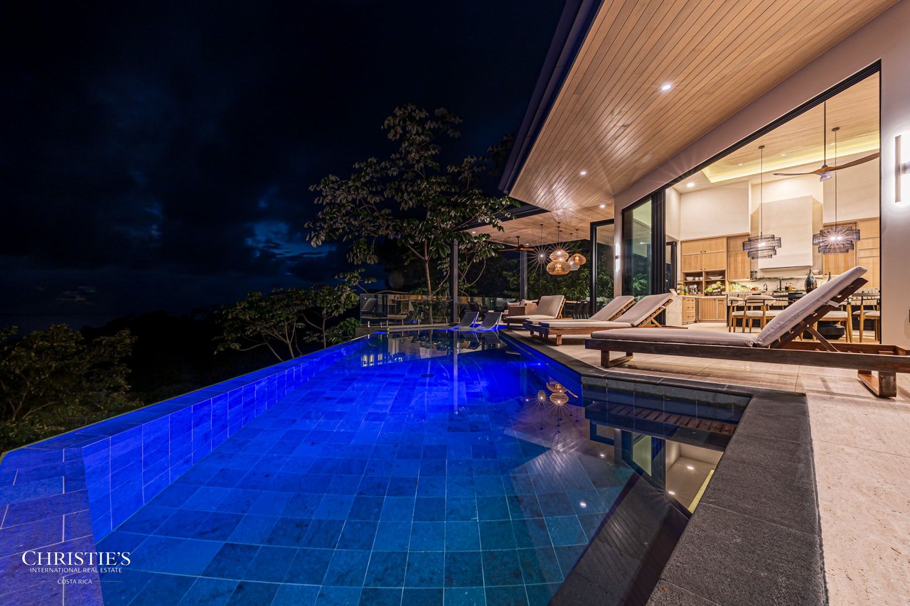 Luxury Estate in Escaleras — 5.5 Acres Majesty of Incredible Ocean Views 