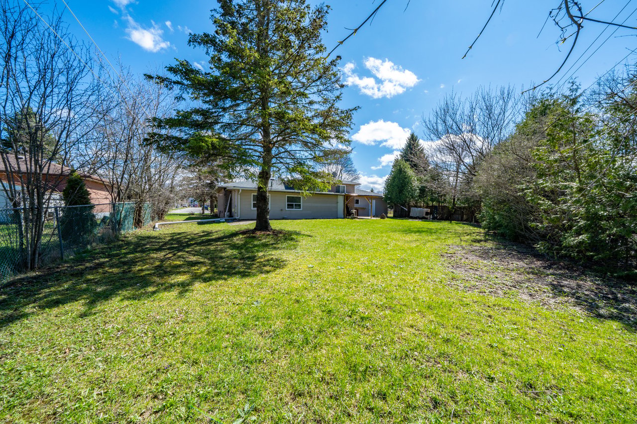 28 Lakeland Crescent