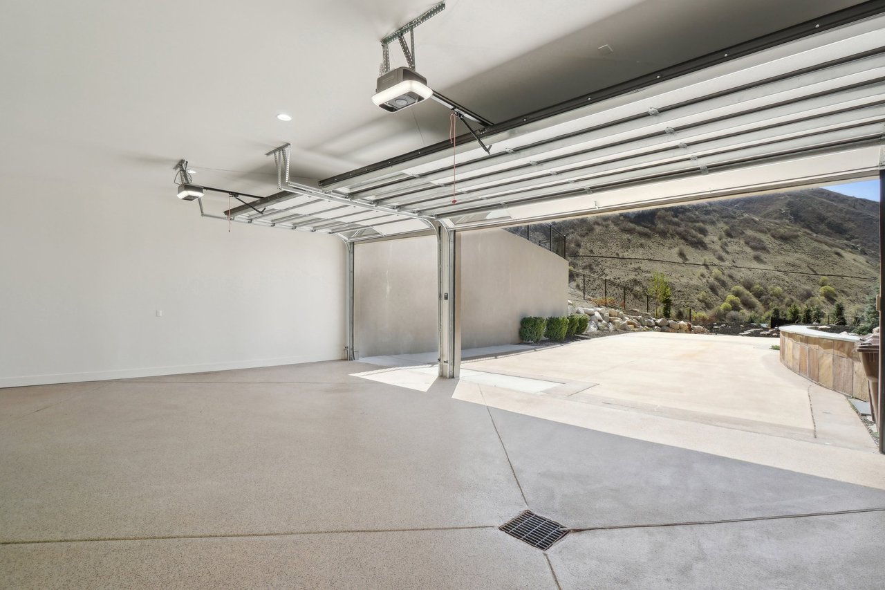 4141 E Canyon Estate Dr