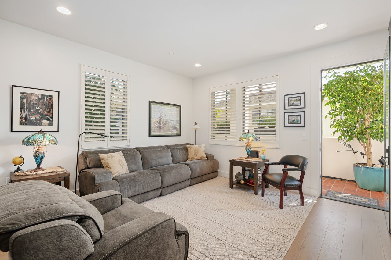 3726 State Street, 203