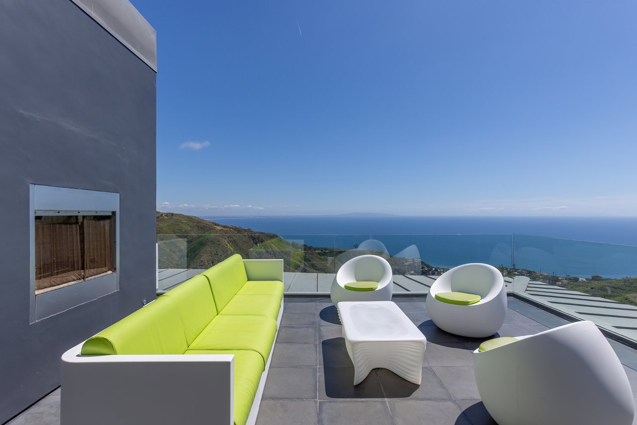 Casa Azure by Oraklus
