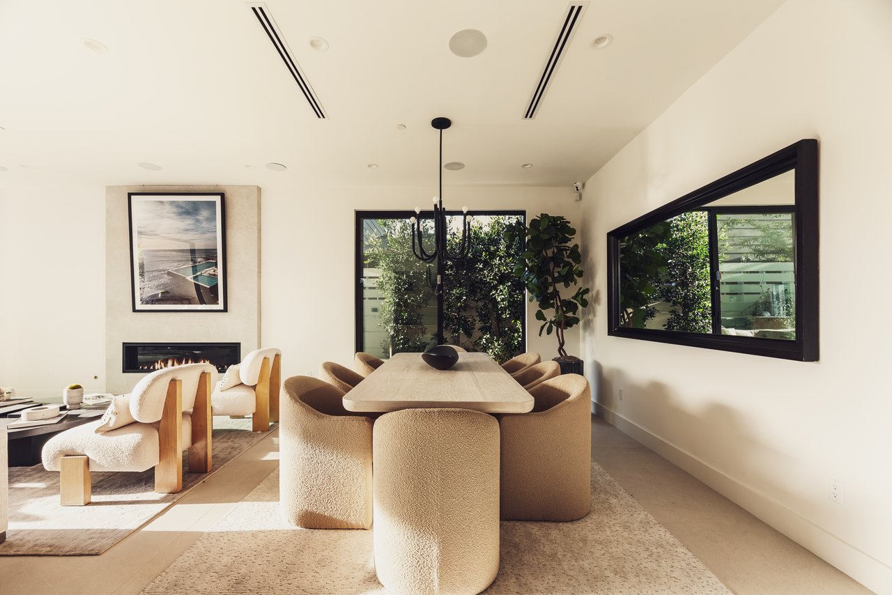 2115 Walnut Ave, Venice