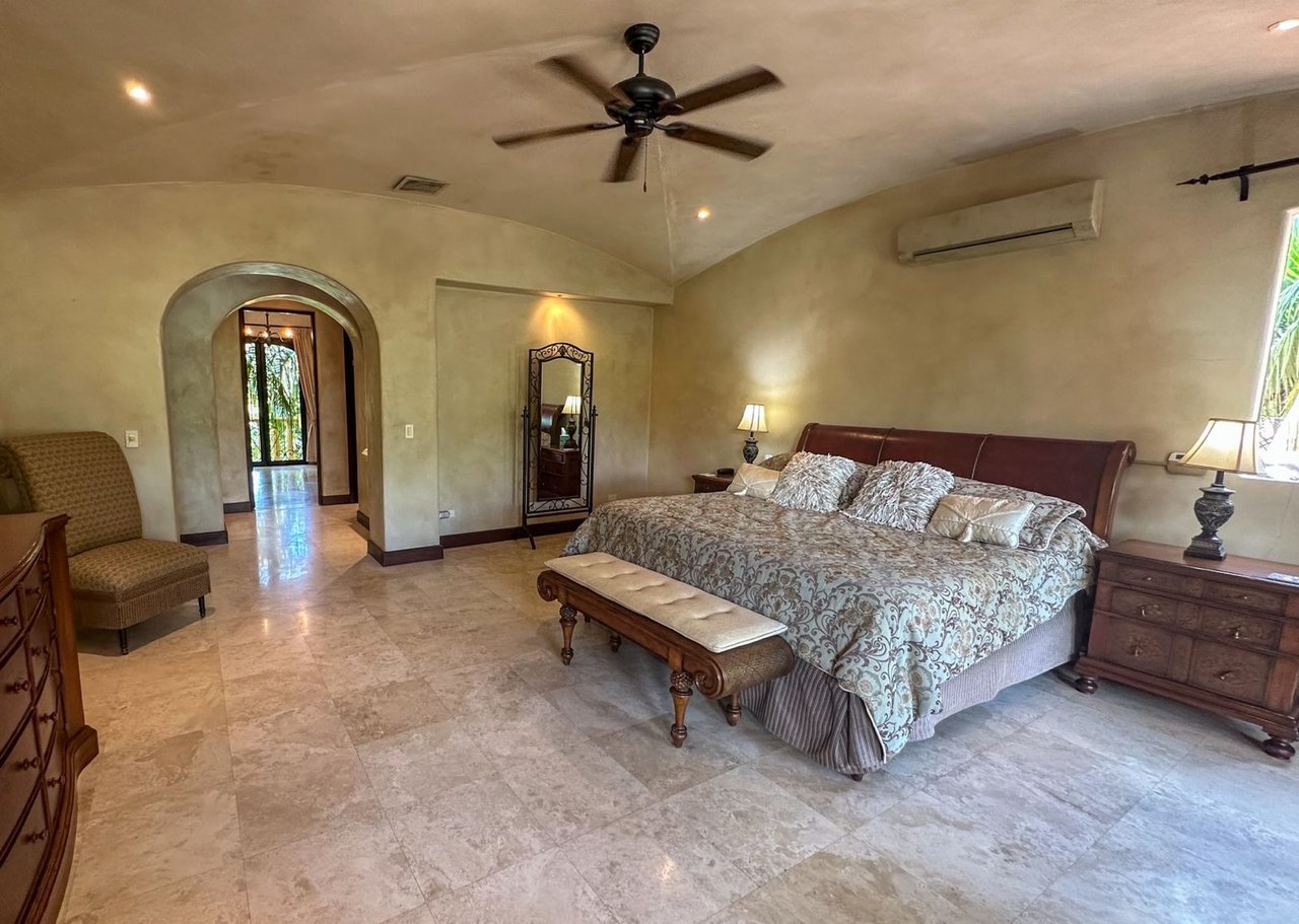 Villa Tuscana | Luxury Golf-Front Tuscan-Style Estate in Hacienda Pinilla