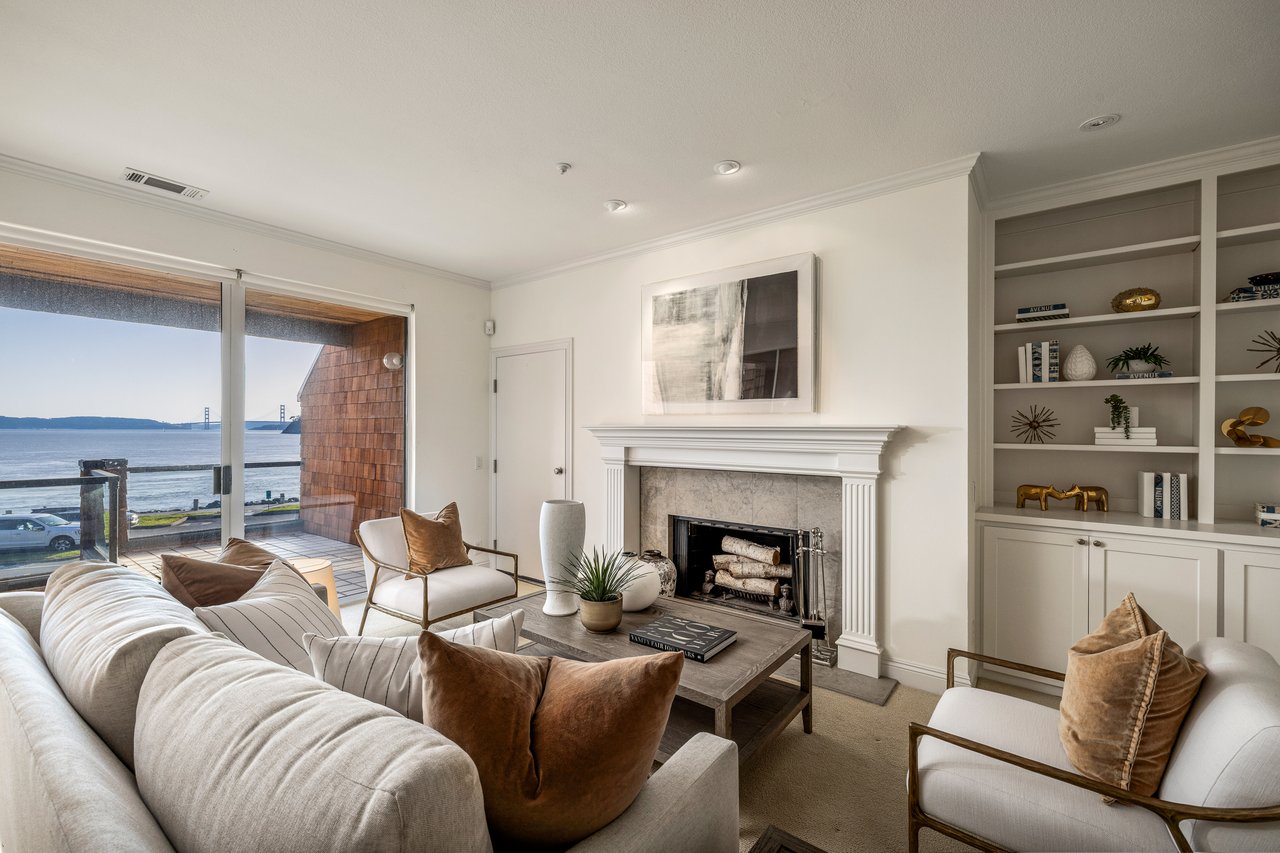 Luxury Condo with Sweeping Bay Views