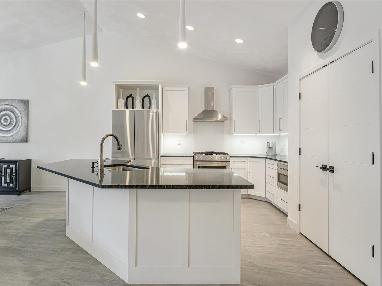 Contemporary Freeburg Villa on a Quiet Cul-de-Sac: 428 Firestone Street