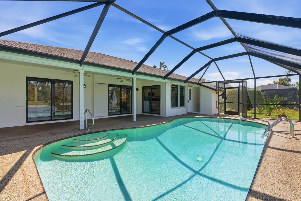 19184 Pine Run Ln - Three Oaks