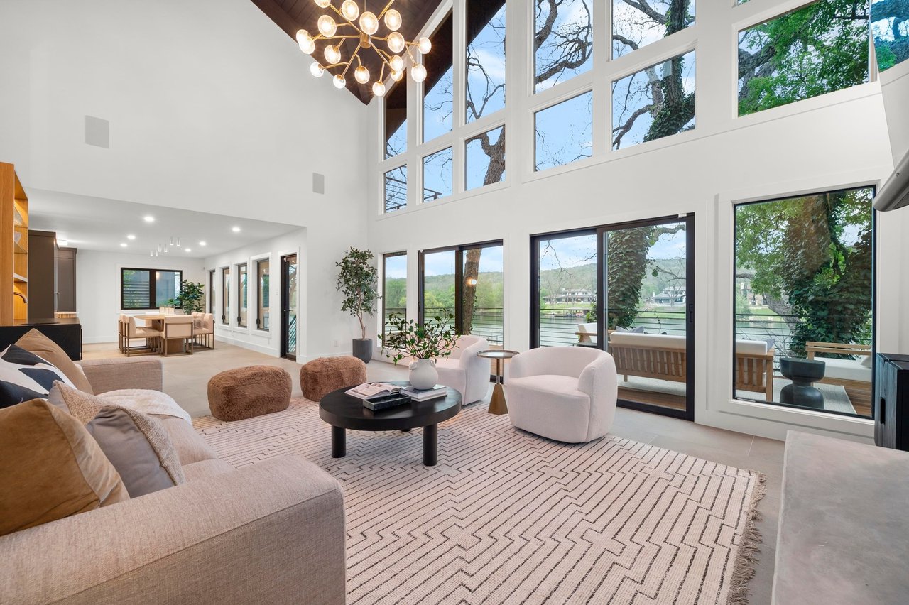 1606 Ski Slope Drive