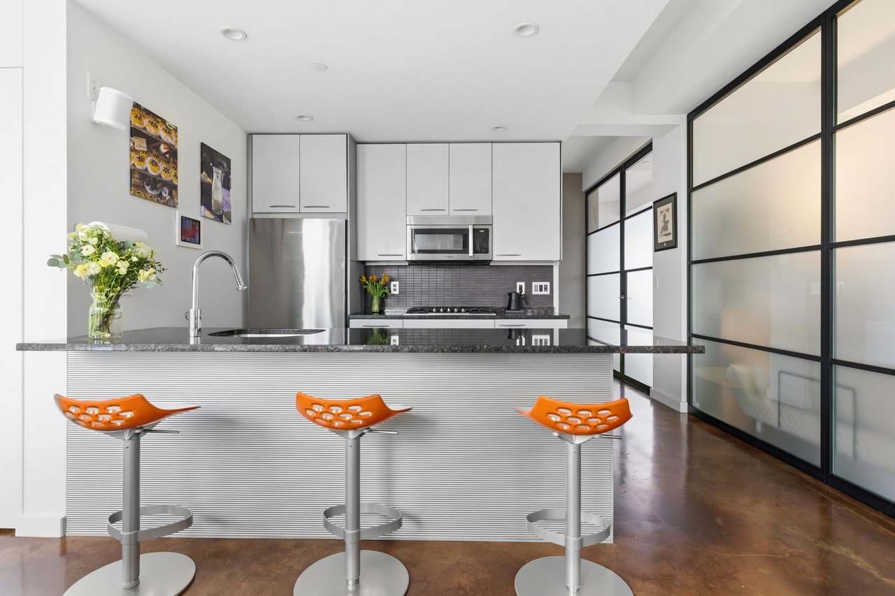 Sowa Full Service Condo