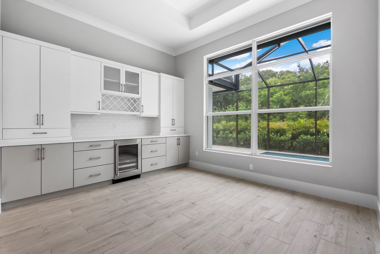 4243 Lucaya Pointe Wy