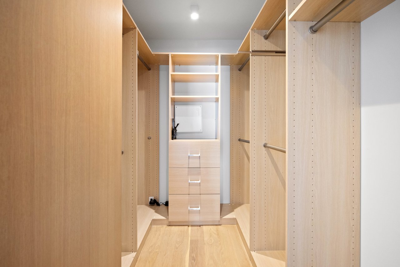 Contemporary Design and Iconic Views at The Summit