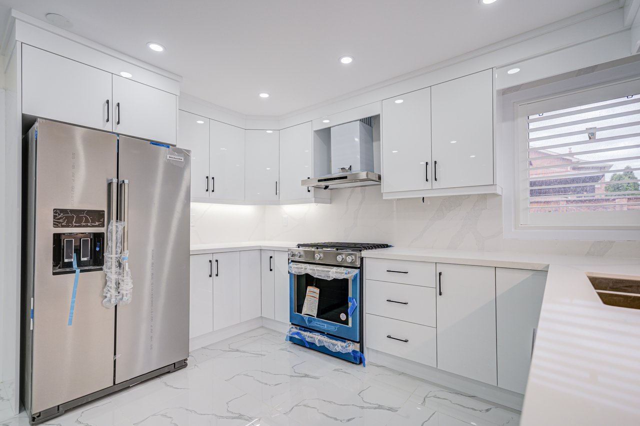1126 Berkshire Crt