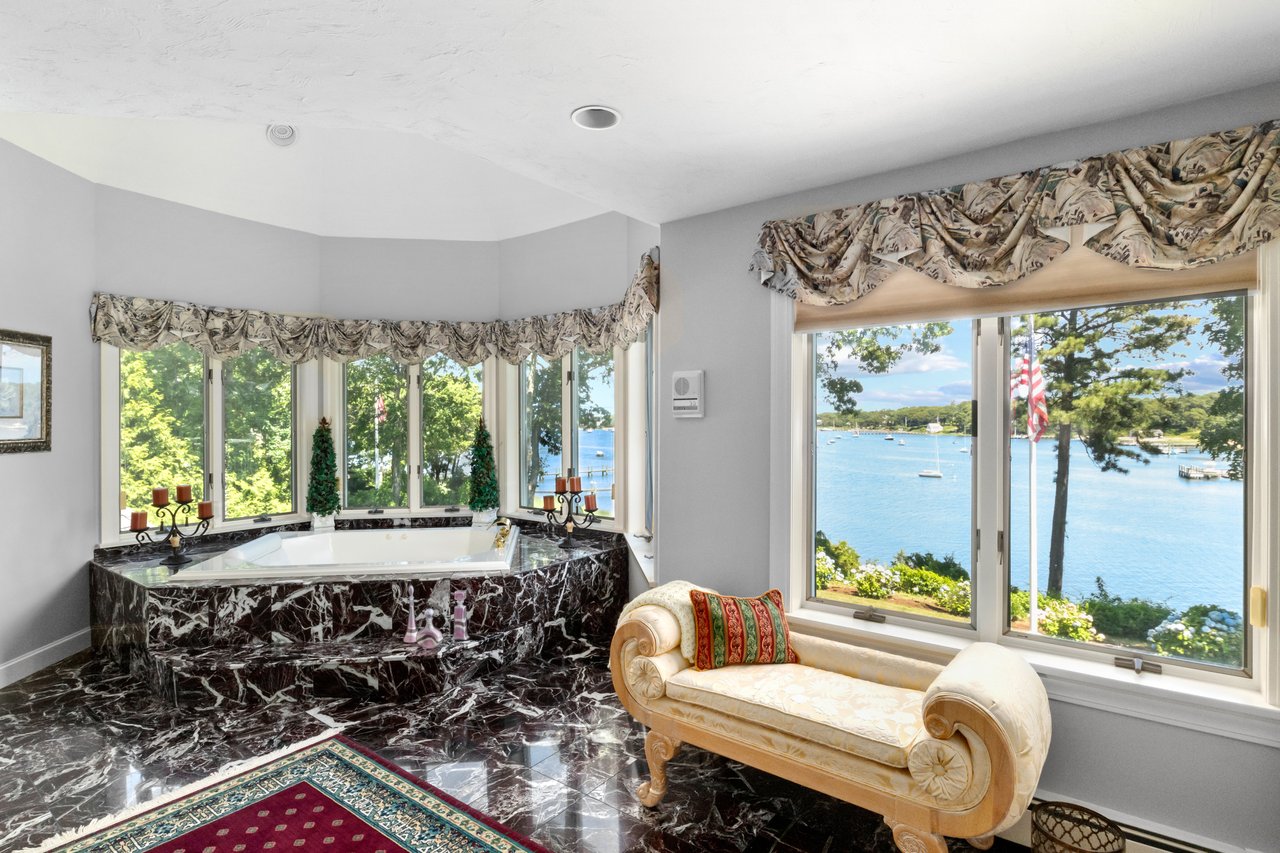 Breathtaking views over West Bay and Eel River