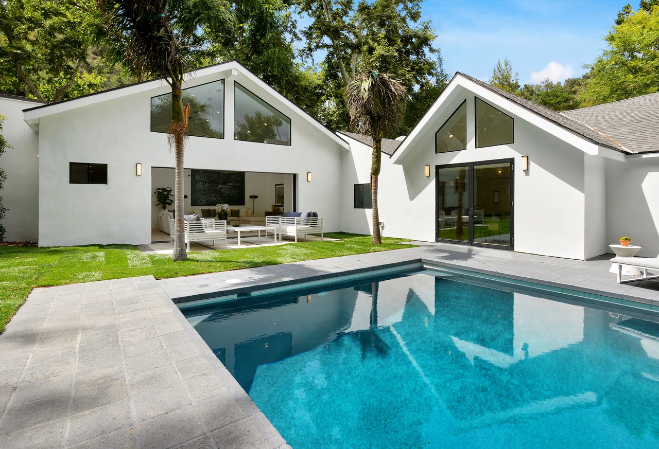 2511 Benedict Canyon