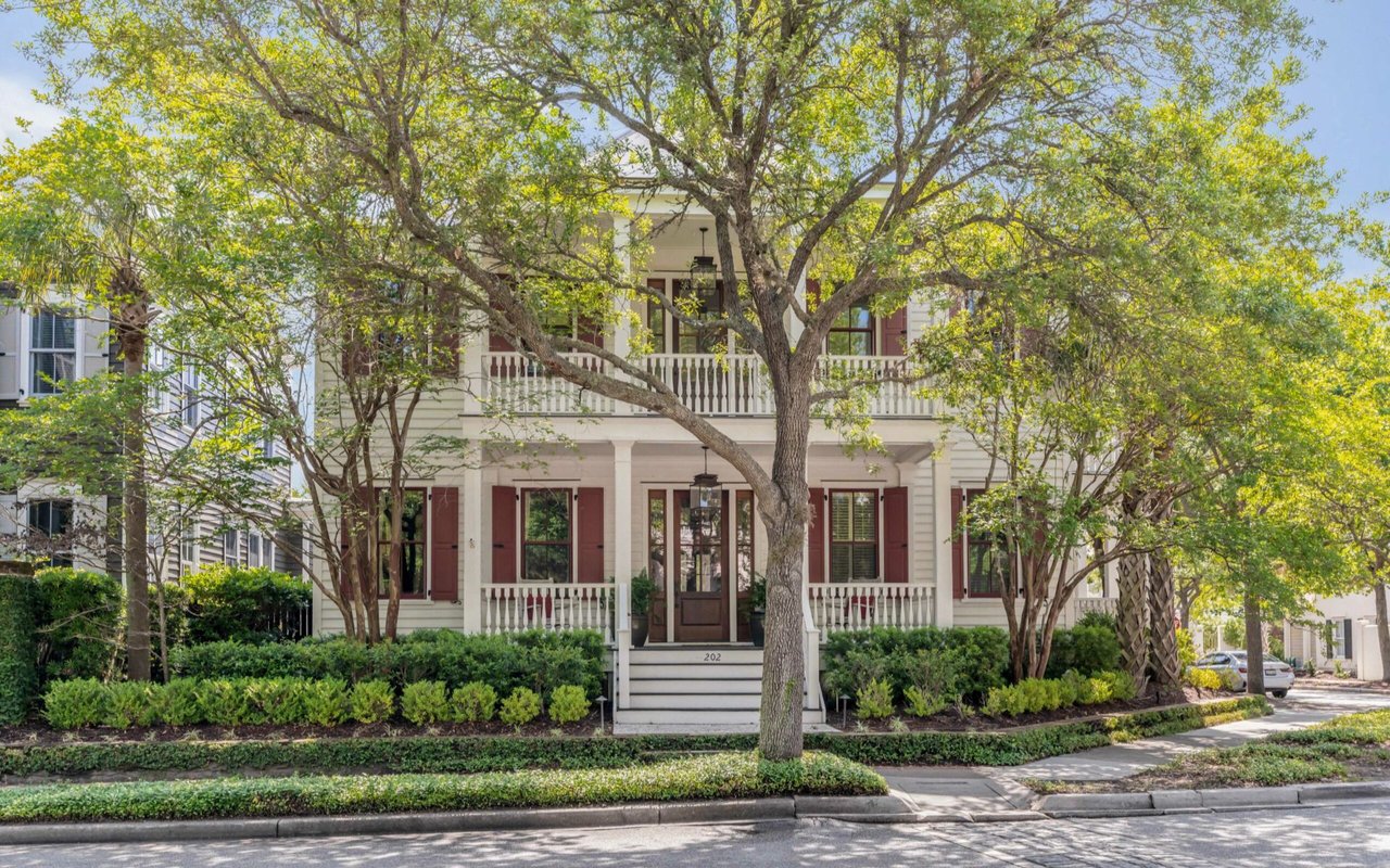 Traditional I’On Home On Corner Lot – 202 N Shelmore Boulevard