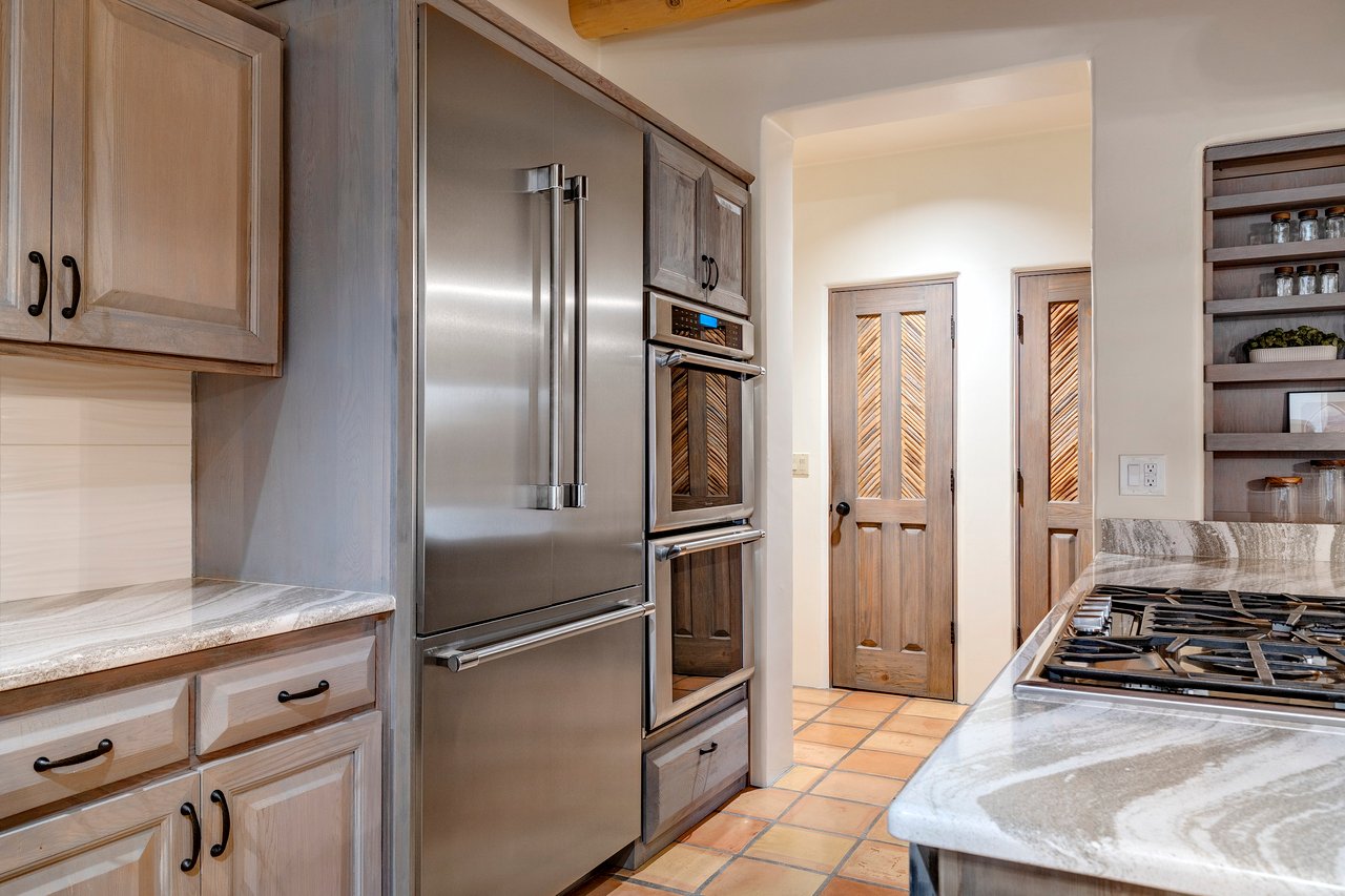 5115 N Corte De Catalonia