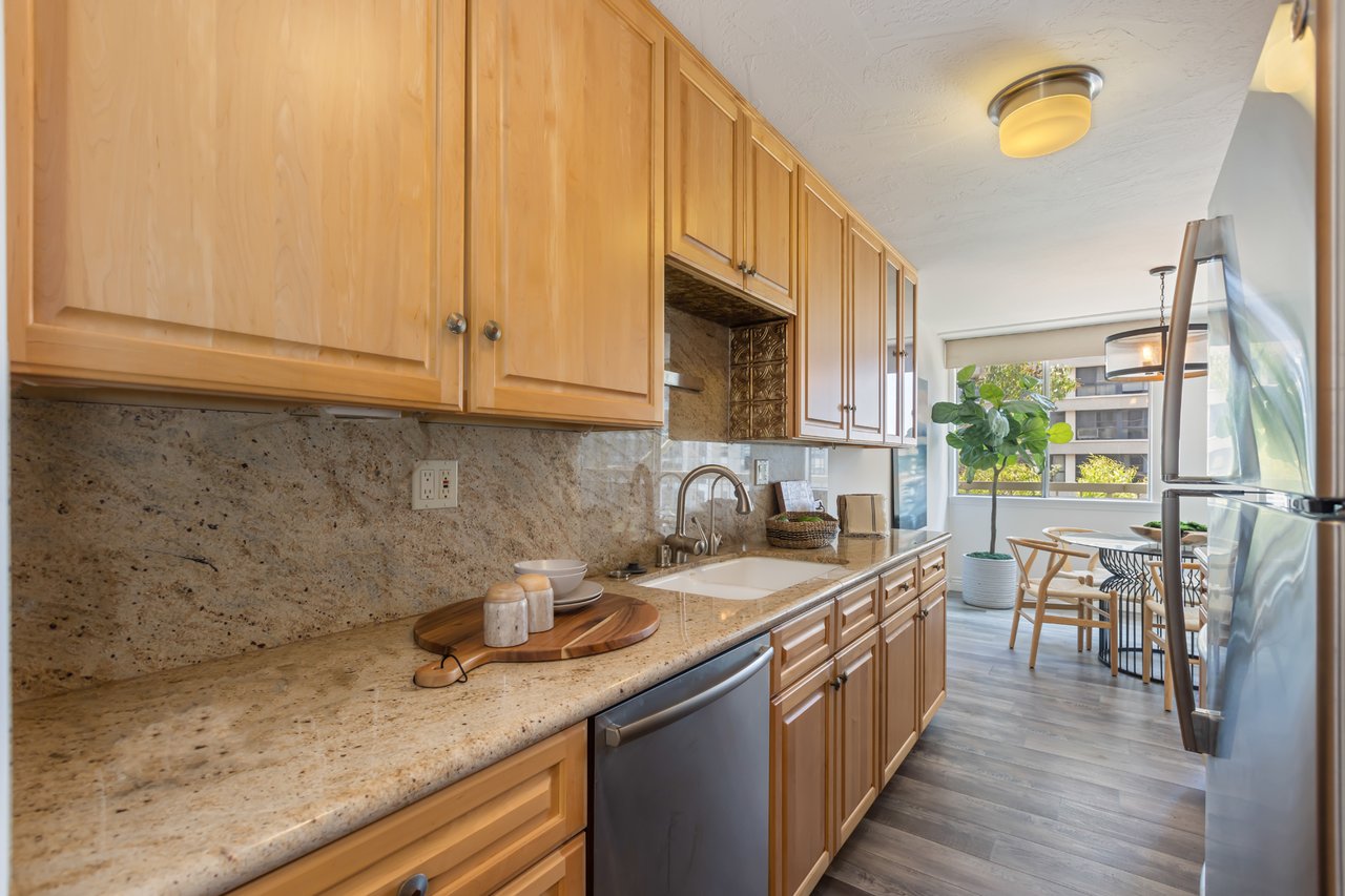 10751 Wilshire Blvd #702, Westwood