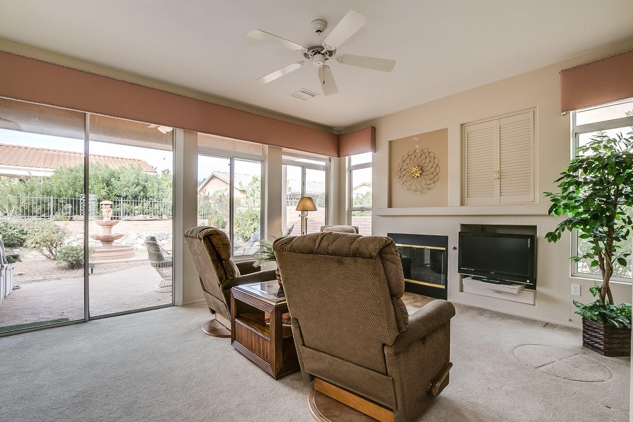 2413 E Agapanthus St