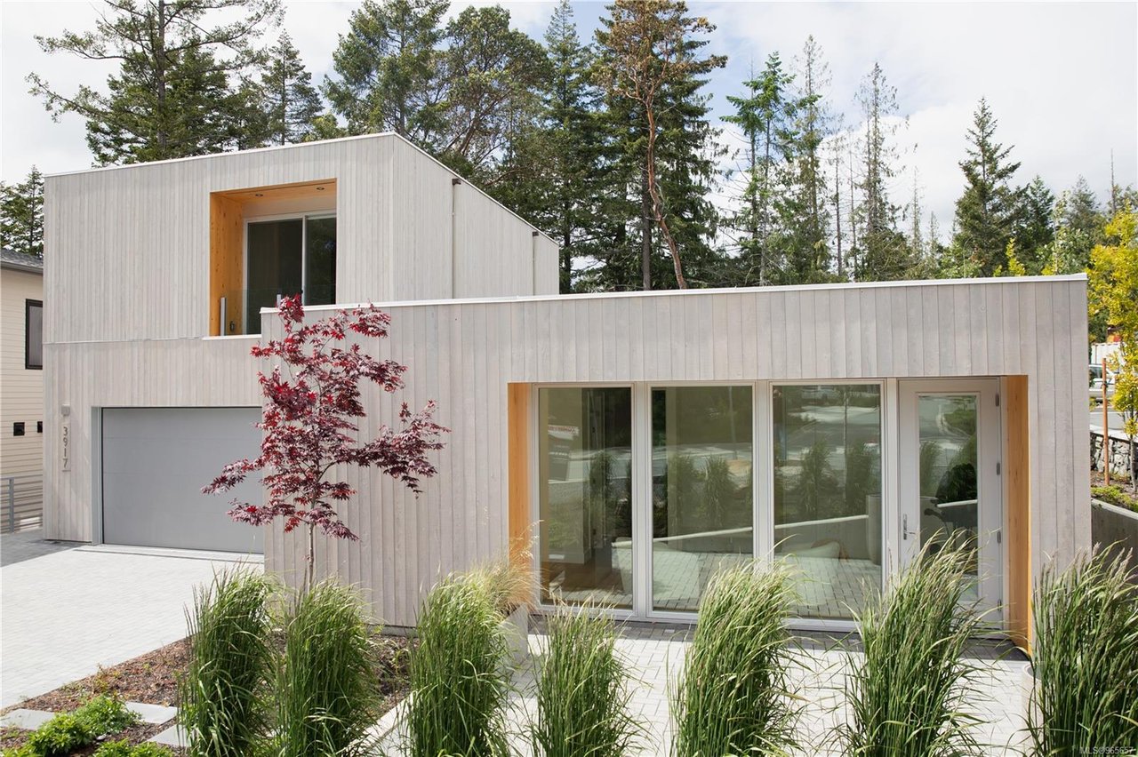 3917 Olympian Wy