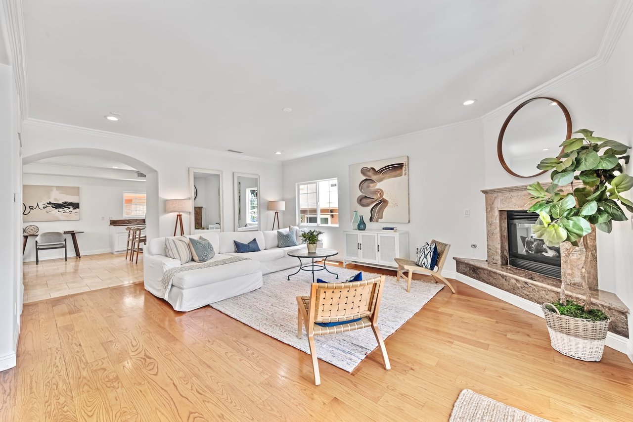 1042 7th Street