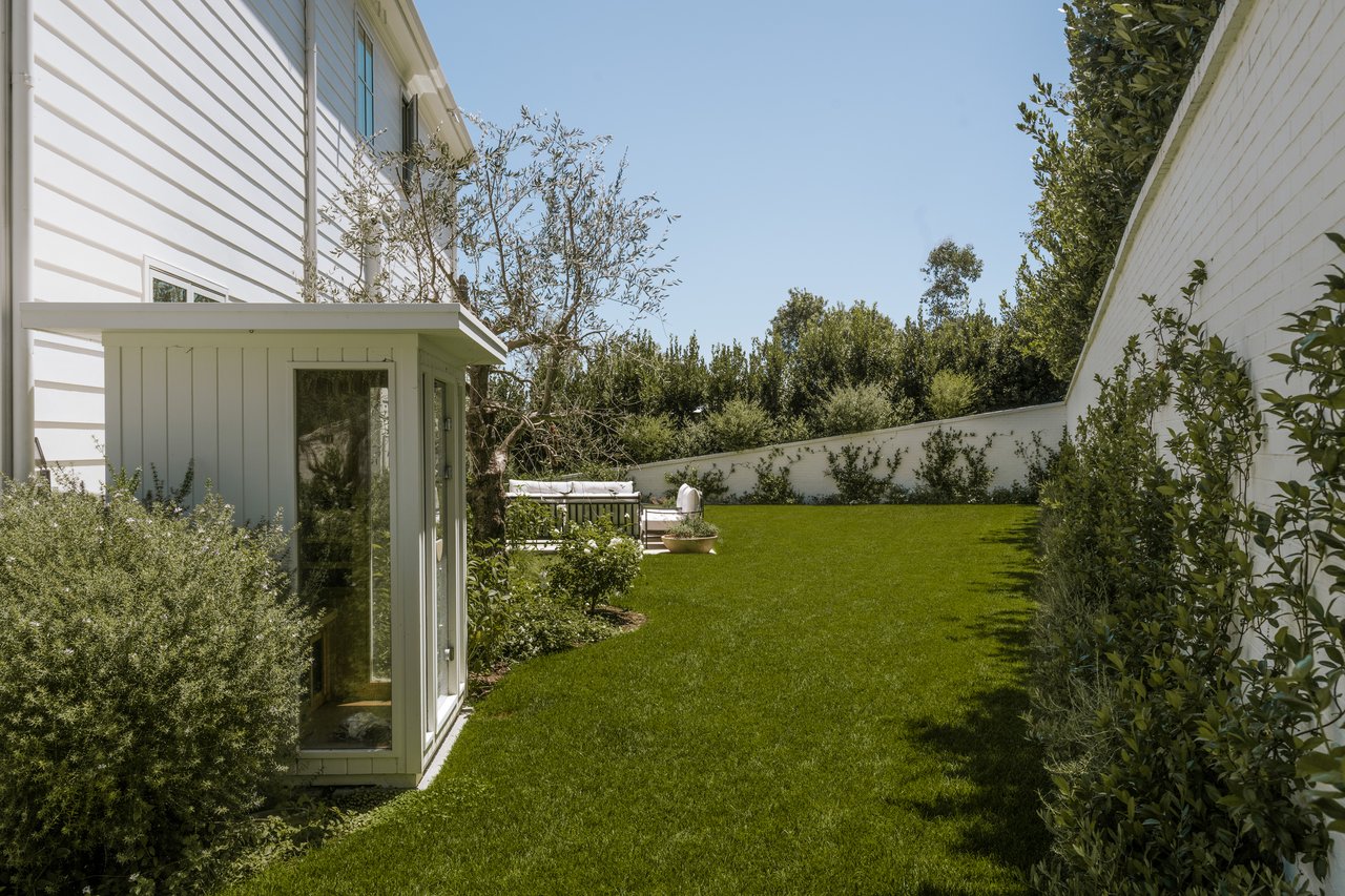 Brentwood Off-Market 