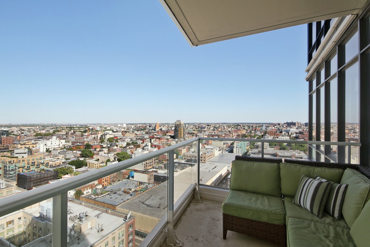 1 NORTHSIDE PIERS Unit: 20J
