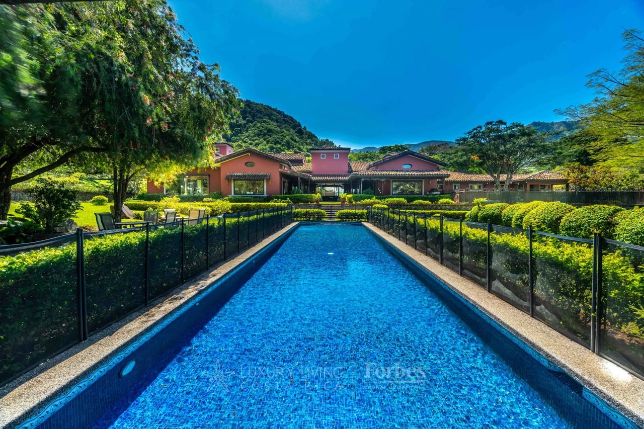 19759 - Architectural Hacienda Style Luxury Villa inTranquil Natural Oasis