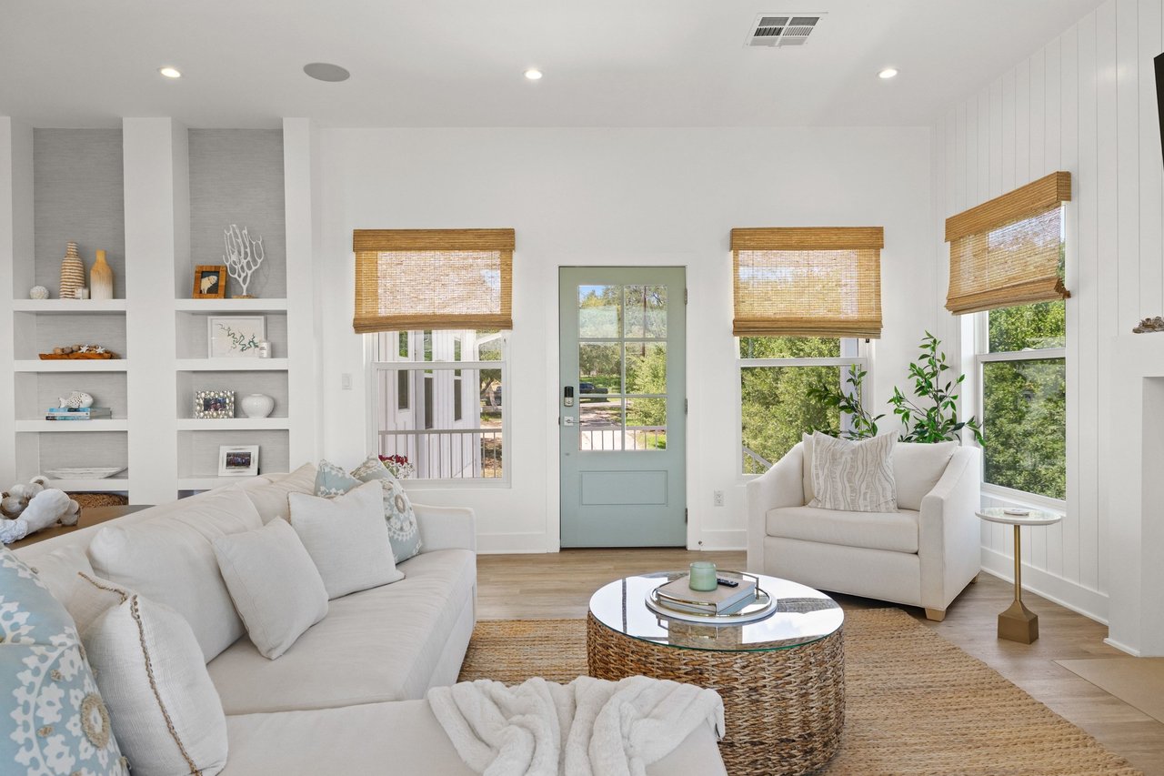 1209 Edgewater Drive
