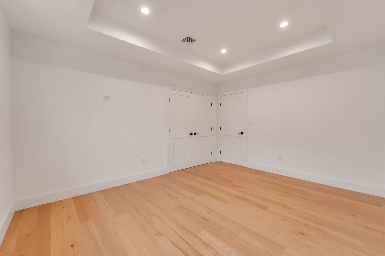 432 Stillwell Avenue B