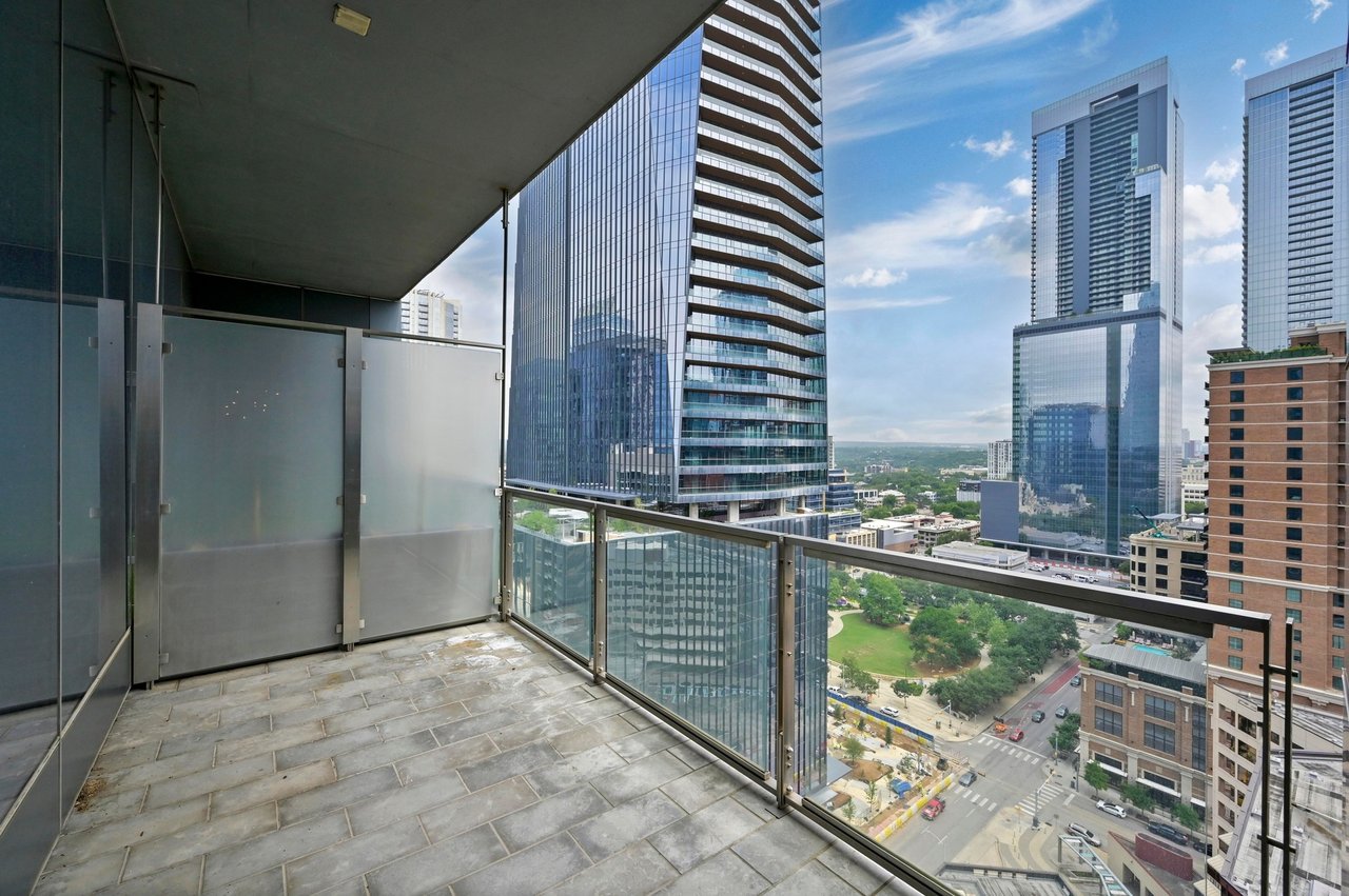 210 Lavaca St#2011
