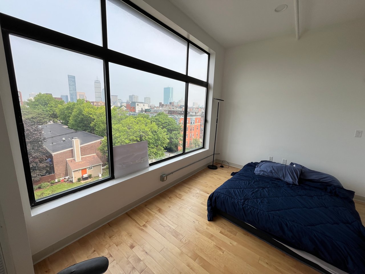 Northampton Street - One bed one back with laundry, roof deck, elevator and Parking! 