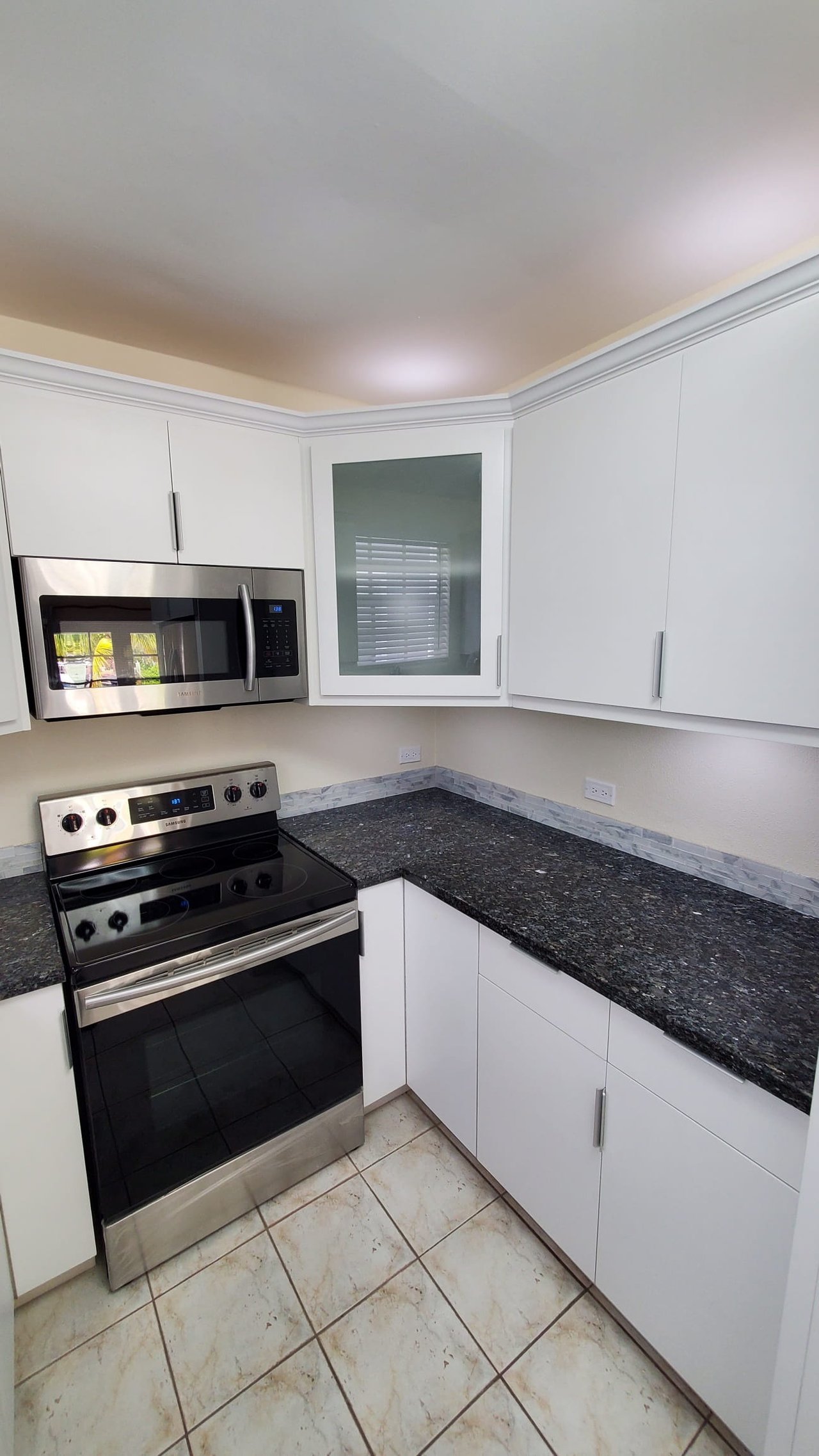 Sandyport | Expansive View Home 