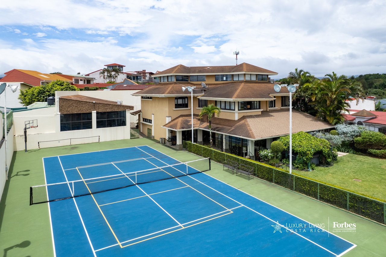 21560 - Casa Grand Court | Residence with Tennis Court in Moravia