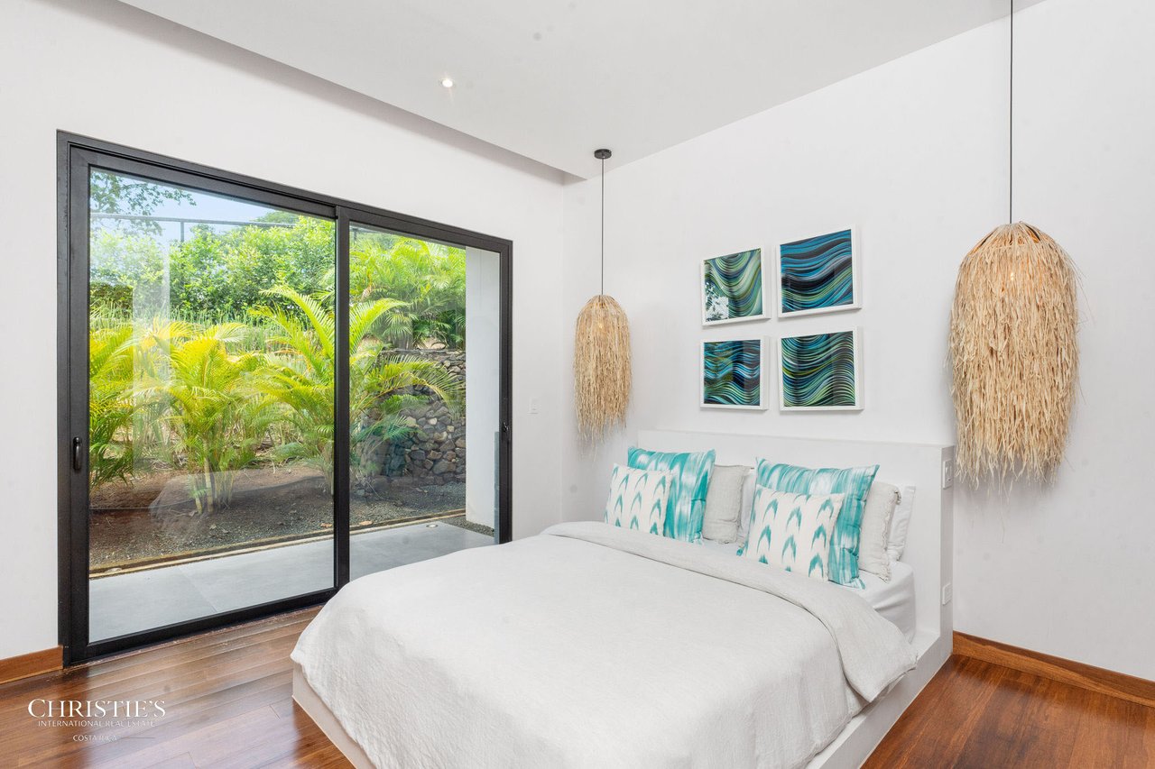 Casa Lola – Contemporary Beachside Oasis in Playa Grande